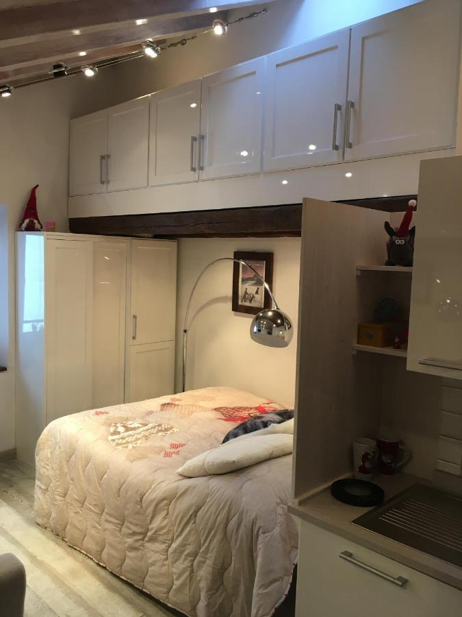 אאוסטה Appartamento In Casa D'Epoca מראה חיצוני תמונה