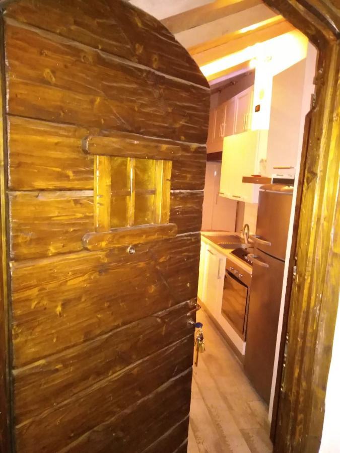 אאוסטה Appartamento In Casa D'Epoca מראה חיצוני תמונה
